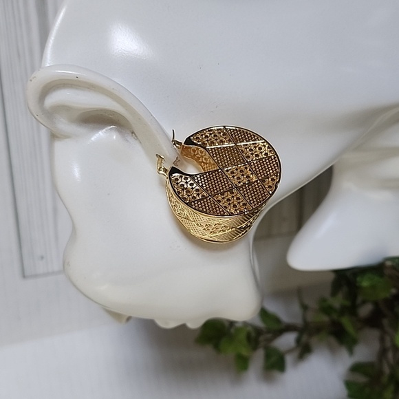 Gold Filled Basket Style Earrings Argyle Design New - Picture 5 of 8